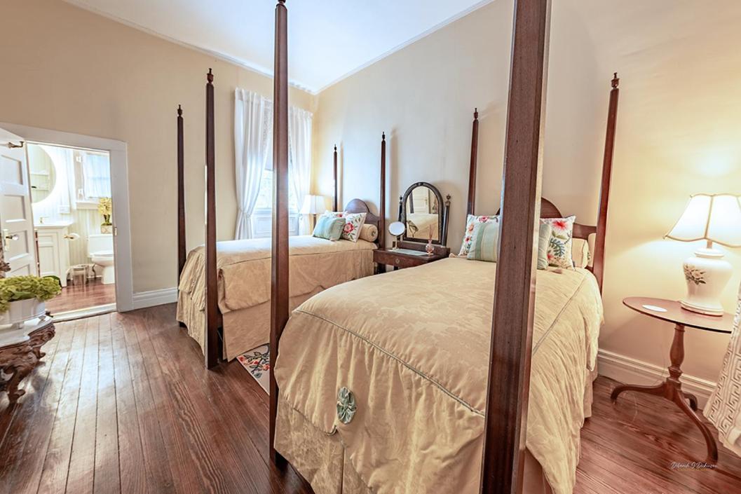 Linden - A Historic Bed And Breakfast Натчес Екстериор снимка