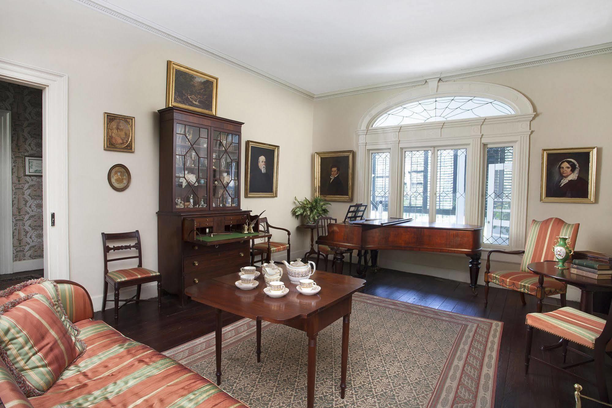Linden - A Historic Bed And Breakfast Натчес Екстериор снимка